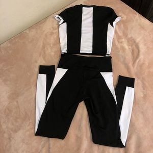 Gym Cropped T-shirt And Leggings Set